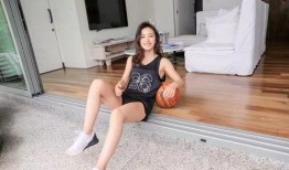 娱乐吃瓜美人腿烧烤